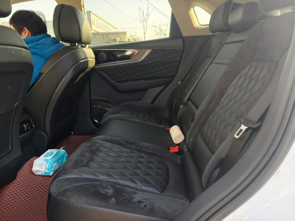 2019 HongQi HS5 2.0T 224HP L4 6AT,autocango,china used car exporter,china ev exporter,chinese used car exporter,chinese used ev exporter