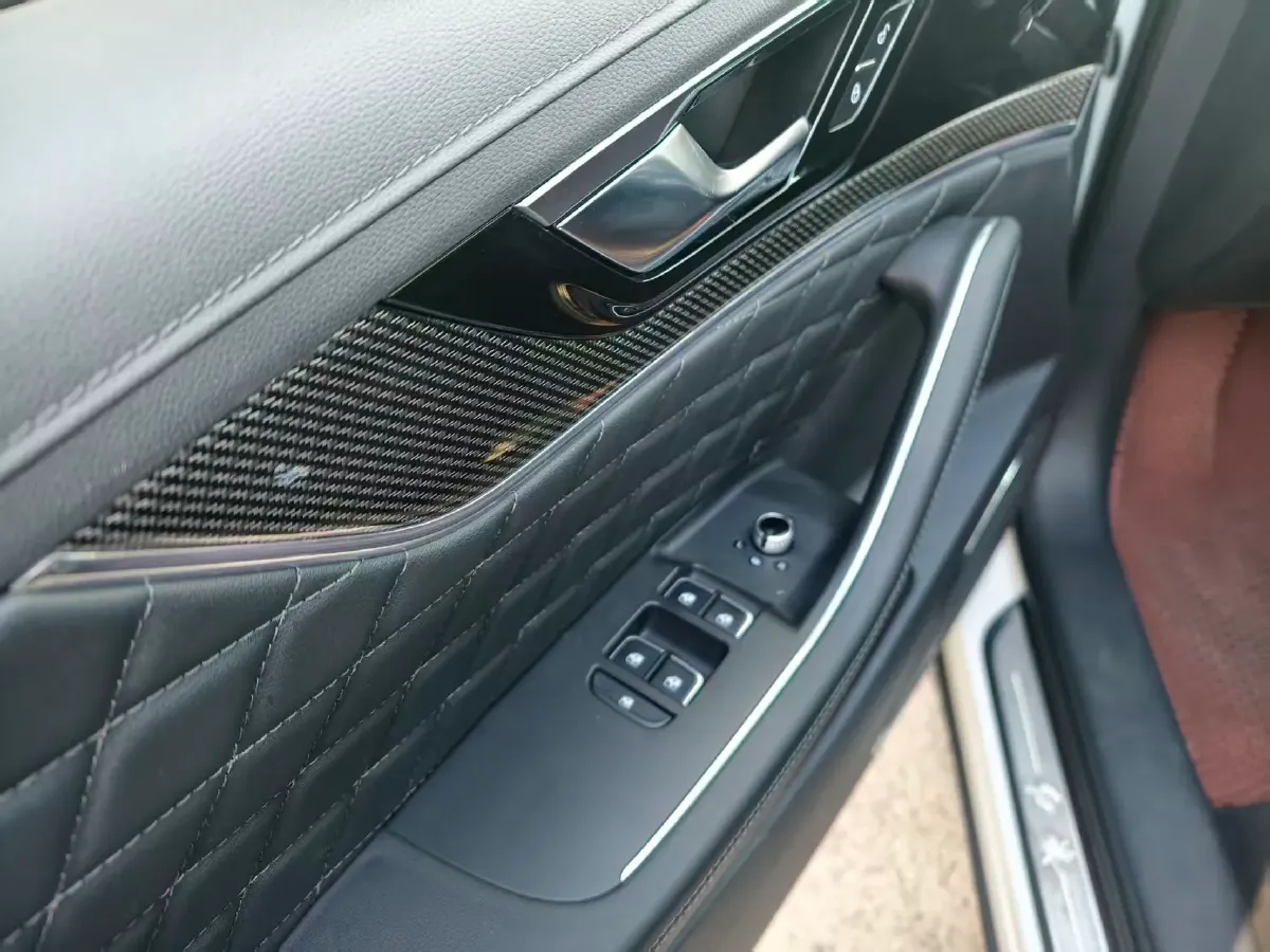 2019 HongQi HS5 2.0T 224HP L4 6AT,autocango,china used car exporter,china ev exporter,chinese used car exporter,chinese used ev exporter