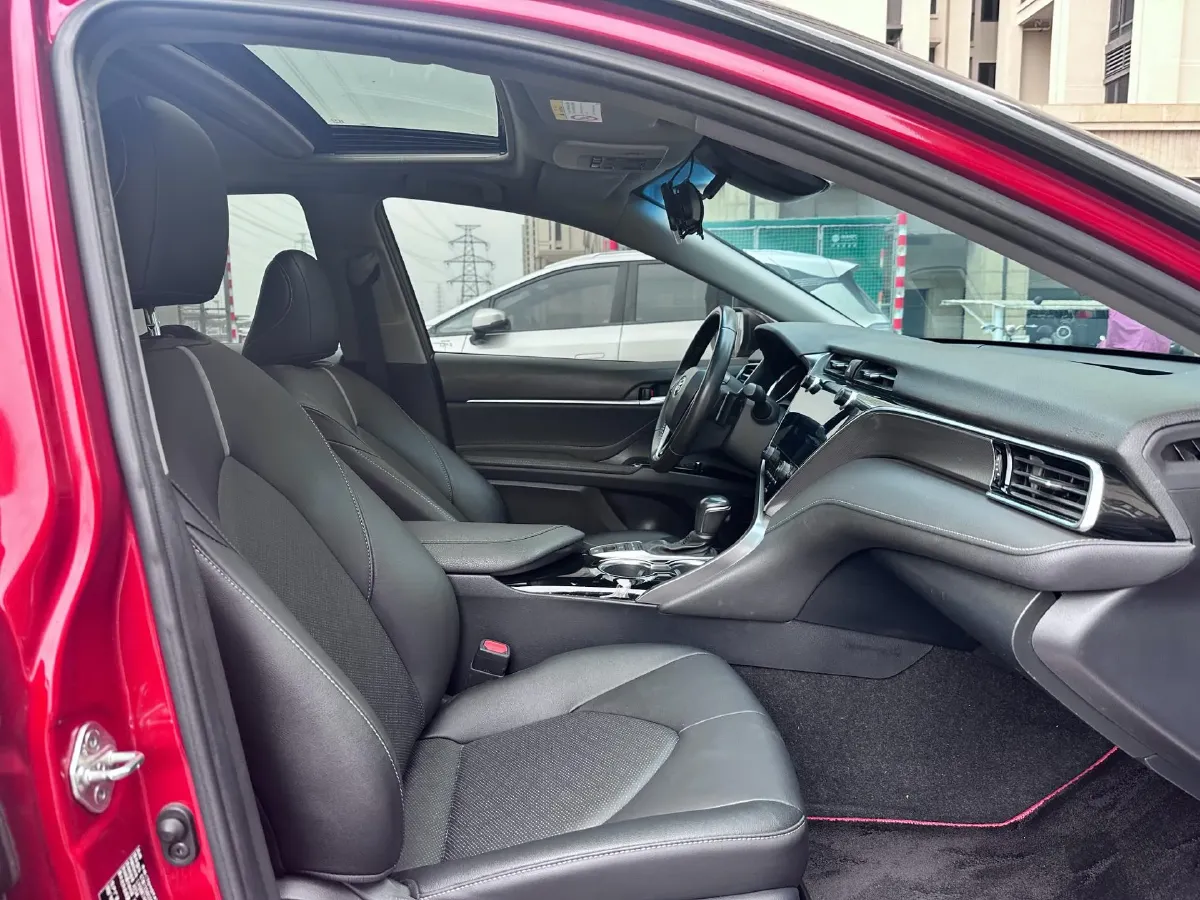 2021 Toyota Camry 2.5L 209HP L4 8AT,autocango,china used car exporter,china ev exporter,chinese used car exporter,chinese used ev exporter