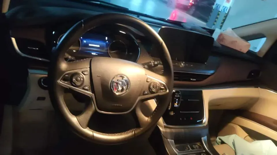 2021 Buick GL8 2.0T 237HP L4 9AT,autocango,china used car exporter,china ev exporter,chinese used car exporter,chinese used ev exporter