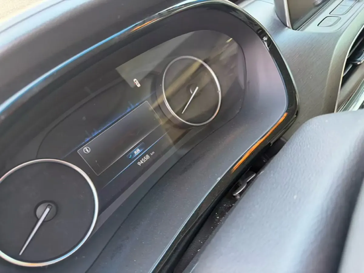 2022 Buick GL8 2.0T 237HP L4 9AT,autocango,china used car exporter,china ev exporter,chinese used car exporter,chinese used ev exporter