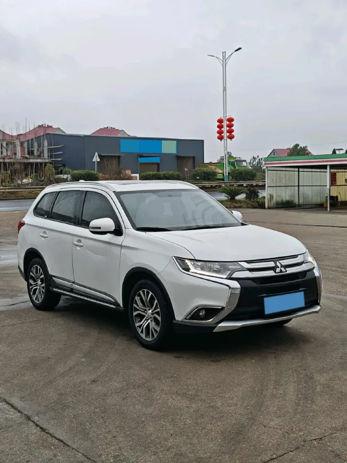 2018 Mitsubishi Outlander 2.0L 166HP L4 CVT,autocango,china used car exporter,china ev exporter,chinese used car exporter,chinese used ev exporter