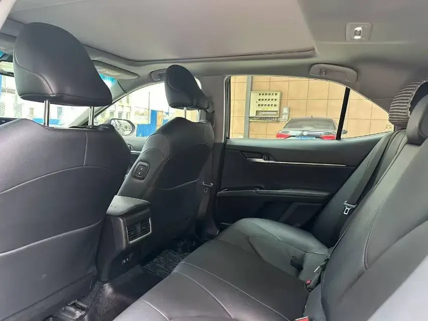 2021 Toyota Camry 2.5L 209HP L4 8AT,autocango,china used car exporter,china ev exporter,chinese used car exporter,chinese used ev exporter