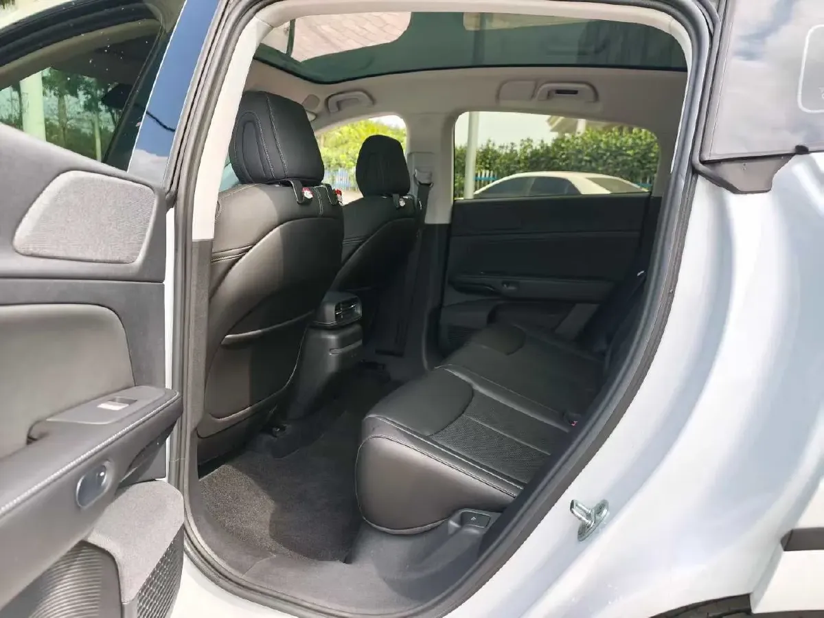 2023 Xpeng G6 BEV 66KWH,autocango,china used car exporter,china ev exporter,chinese used car exporter,chinese used ev exporter