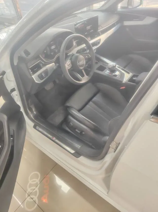 2022 Audi A4L 2.0T 190HP L4 7DCT,autocango,china used car exporter,china ev exporter,chinese used car exporter,chinese used ev exporter