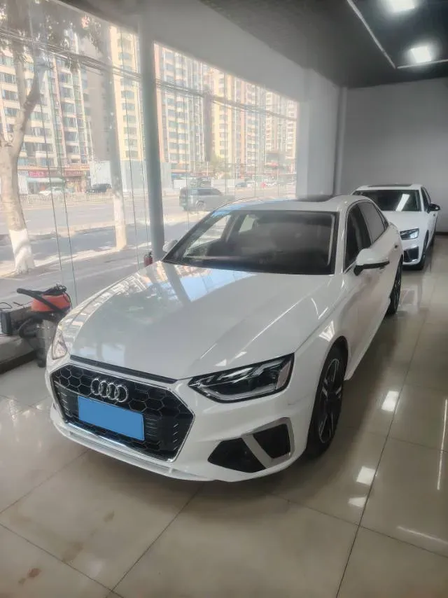 2022 Audi A4L 2.0T 190HP L4 7DCT,autocango,china used car exporter,china ev exporter,chinese used car exporter,chinese used ev exporter