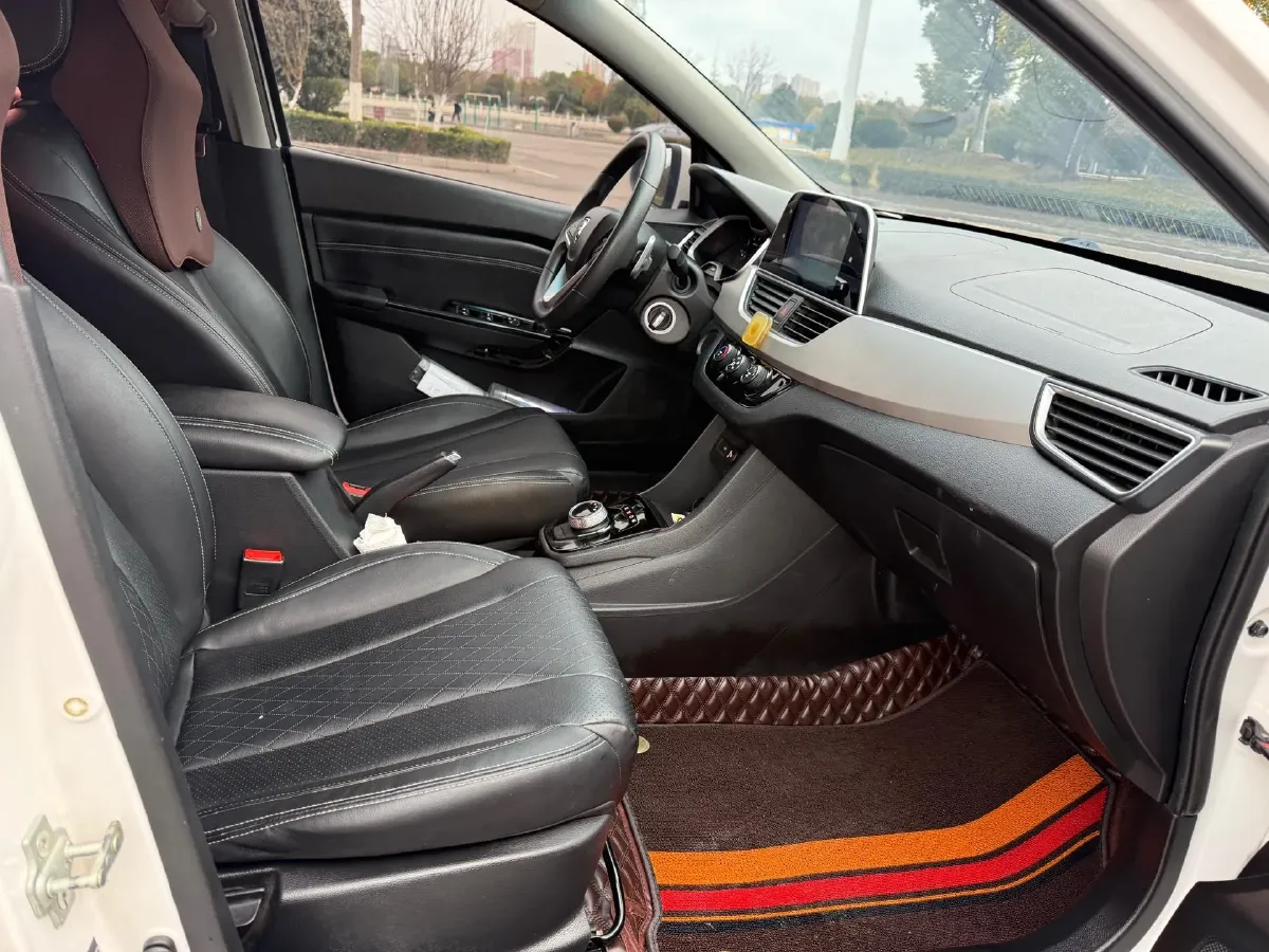 2018 BaoJun 360 1.5L 112HP L4 6MT,autocango,china used car exporter,china ev exporter,chinese used car exporter,chinese used ev exporter