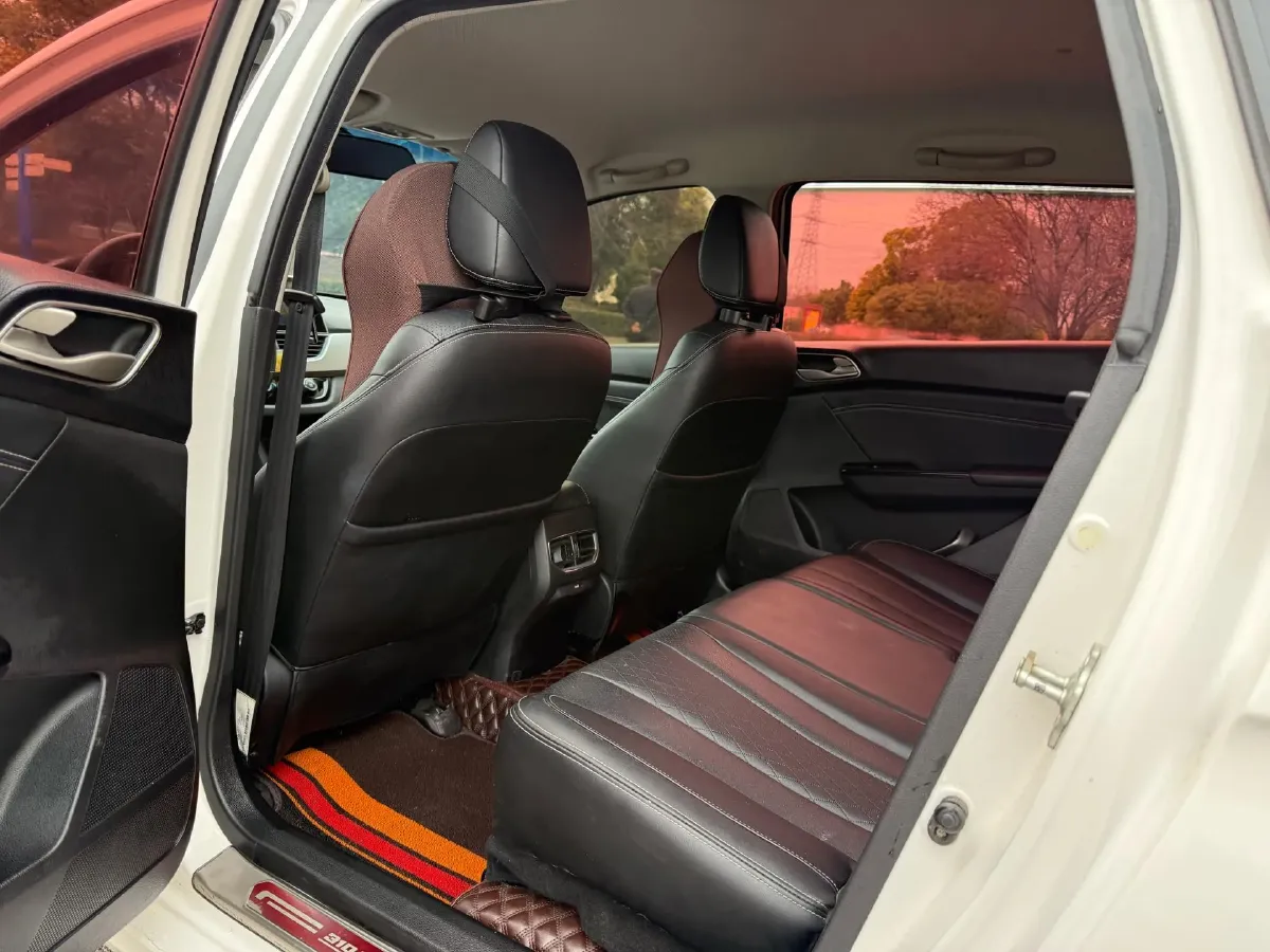 2018 BaoJun 360 1.5L 112HP L4 6MT,autocango,china used car exporter,china ev exporter,chinese used car exporter,chinese used ev exporter