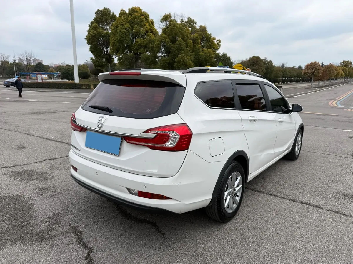 2018 BaoJun 360 1.5L 112HP L4 6MT,autocango,china used car exporter,china ev exporter,chinese used car exporter,chinese used ev exporter