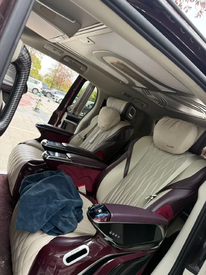 2022 Buick GL8 2.0T 237HP L4 9AT,autocango,china used car exporter,china ev exporter,chinese used car exporter,chinese used ev exporter