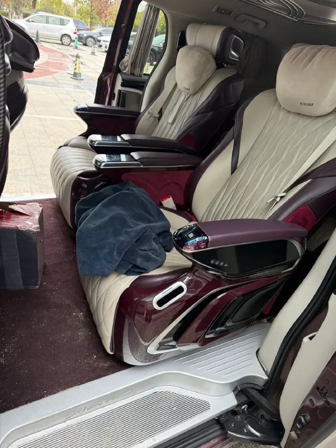 2022 Buick GL8 2.0T 237HP L4 9AT,autocango,china used car exporter,china ev exporter,chinese used car exporter,chinese used ev exporter