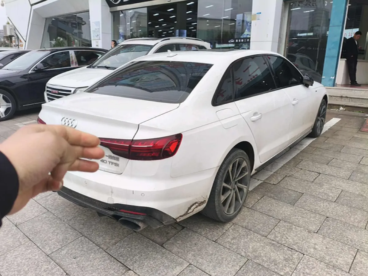 2023 Audi A4L 2.0T 190HP L4 7DCT,autocango,china used car exporter,china ev exporter,chinese used car exporter,chinese used ev exporter