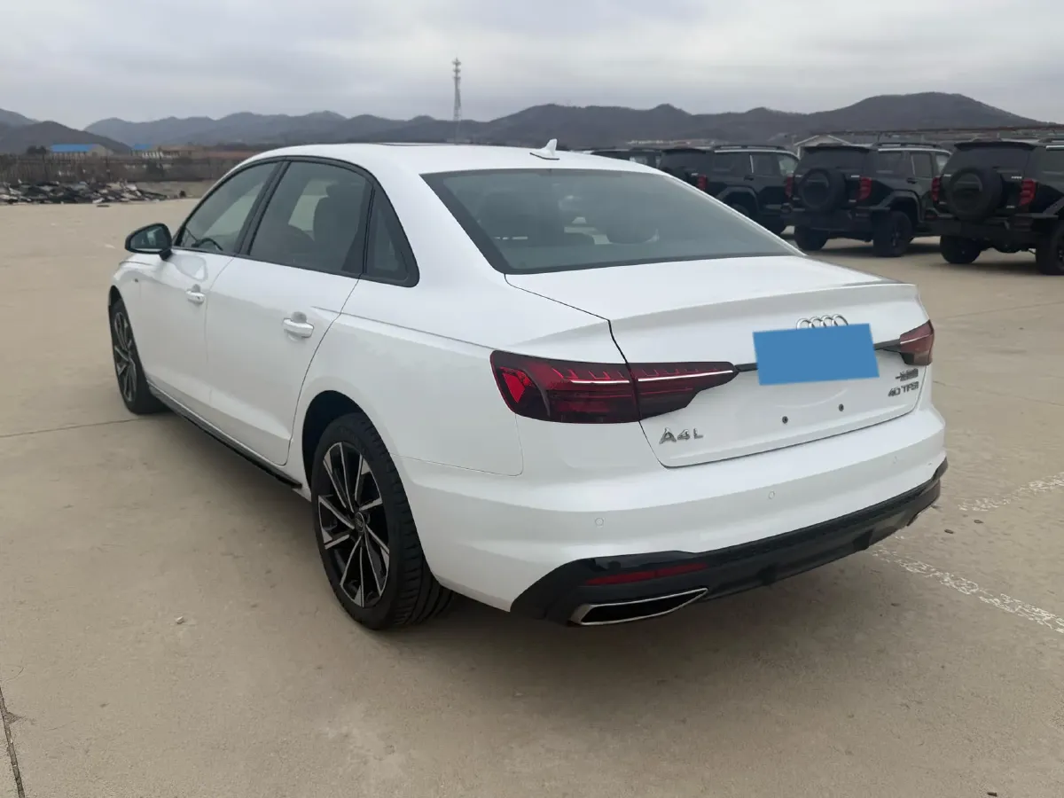 2023 Audi A4L 2.0T 190HP L4 7DCT,autocango,china used car exporter,china ev exporter,chinese used car exporter,chinese used ev exporter