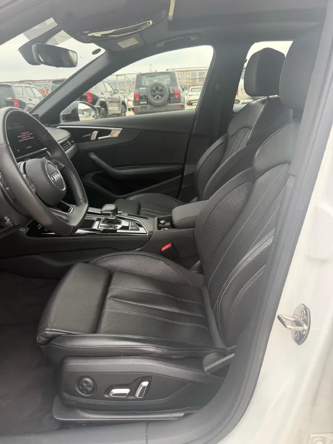 2023 Audi A4L 2.0T 190HP L4 7DCT,autocango,china used car exporter,china ev exporter,chinese used car exporter,chinese used ev exporter