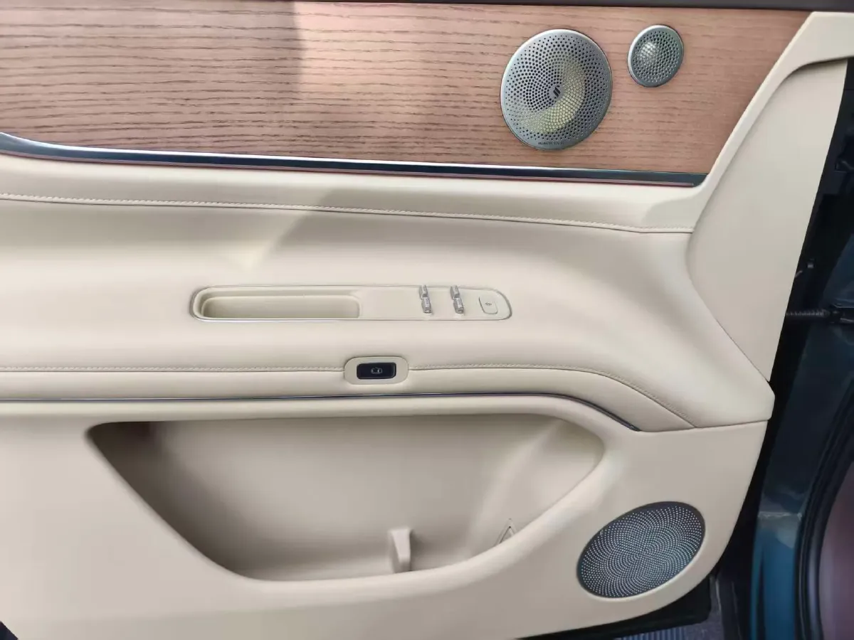 2024 AITO AITO M9 1.5T 152HP L4 REEV 42KWH,autocango,china used car exporter,china ev exporter,chinese used car exporter,chinese used ev exporter