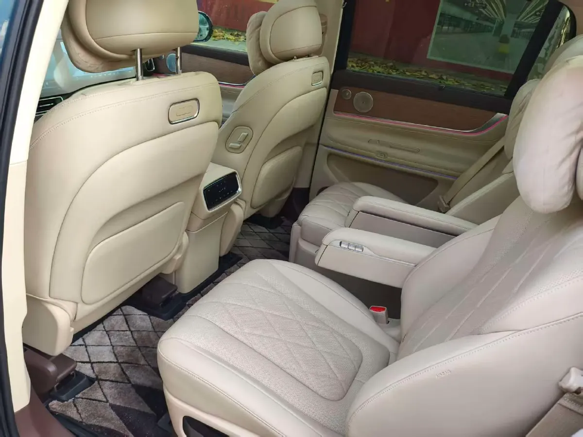 2024 AITO AITO M9 1.5T 152HP L4 REEV 42KWH,autocango,china used car exporter,china ev exporter,chinese used car exporter,chinese used ev exporter