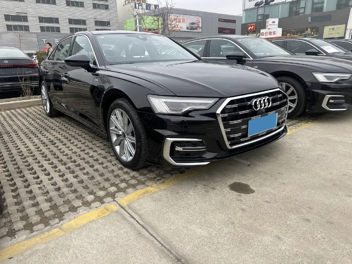 2024 Audi A6L 2.0T 245HP L4 7DCT,autocango,china used car exporter,china ev exporter,chinese used car exporter,chinese used ev exporter