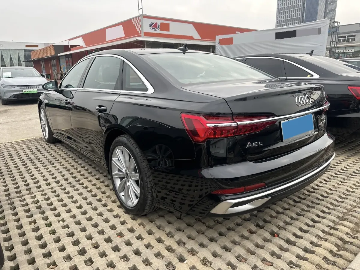 2024 Audi A6L 2.0T 245HP L4 7DCT,autocango,china used car exporter,china ev exporter,chinese used car exporter,chinese used ev exporter