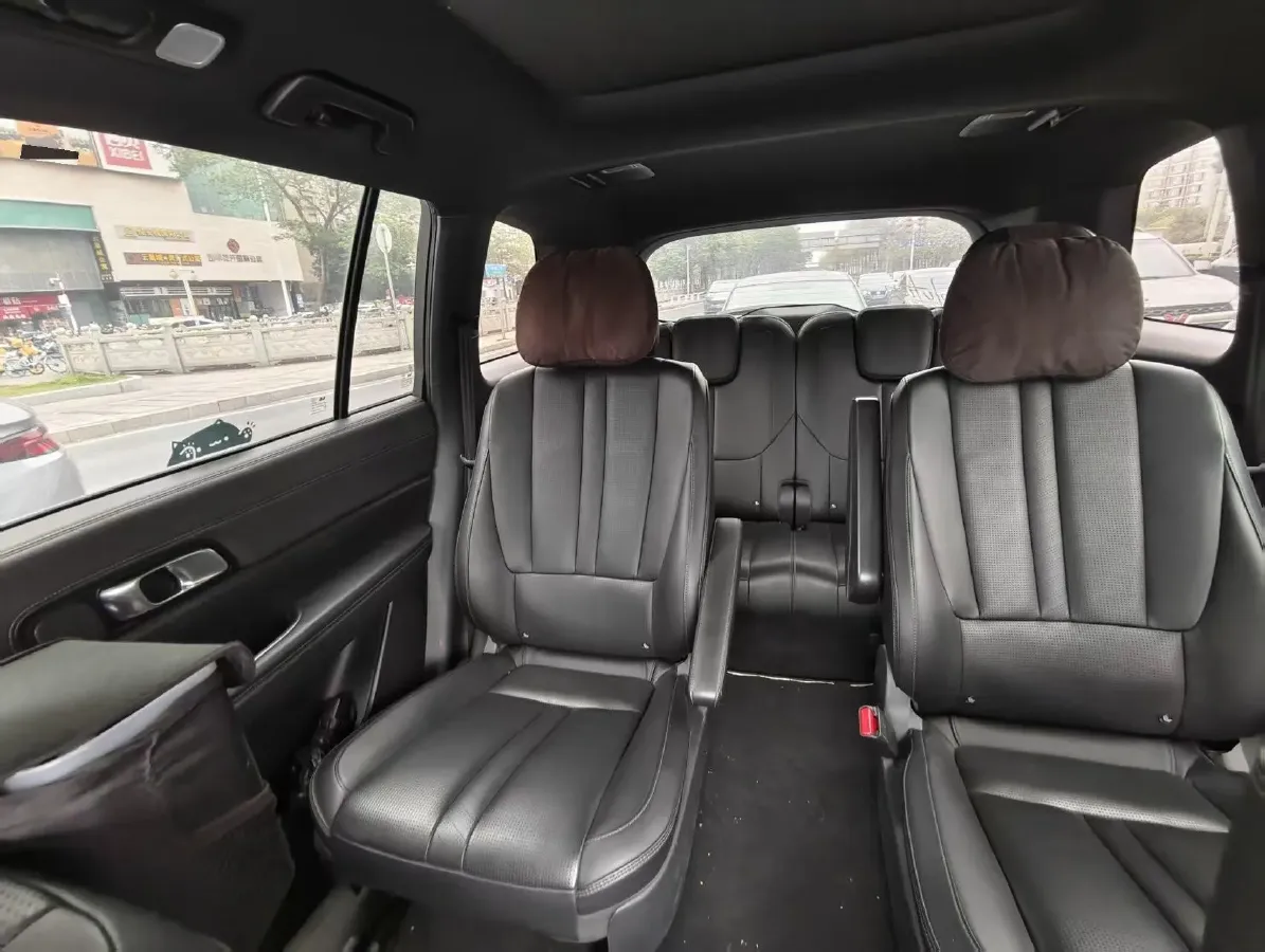 2020 Li ONE Range Extended 131HP REEV 40.5KWH,autocango,china used car exporter,china ev exporter,chinese used car exporter,chinese used ev exporter