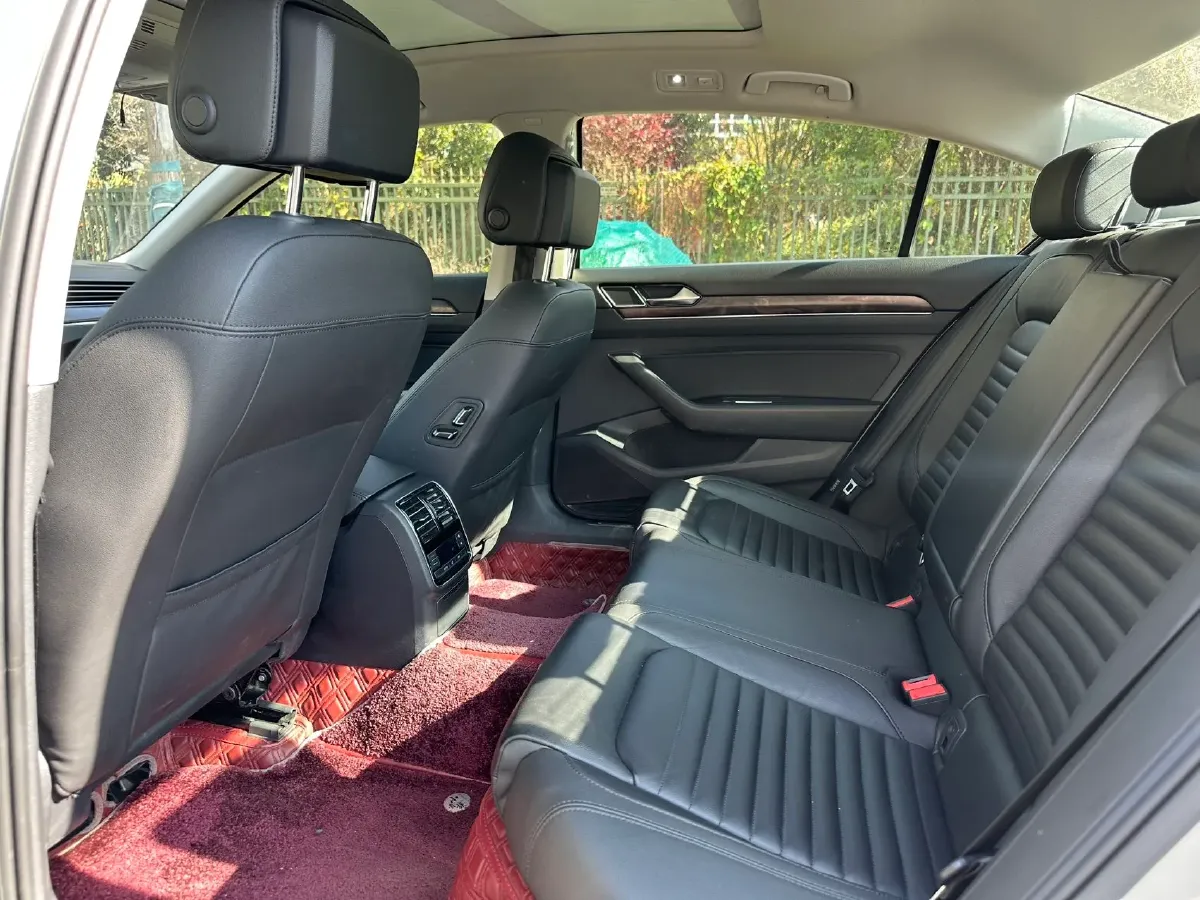 2019 Volkswagen Magotan 2.0T 186HP L4 7DCT,autocango,china used car exporter,china ev exporter,chinese used car exporter,chinese used ev exporter