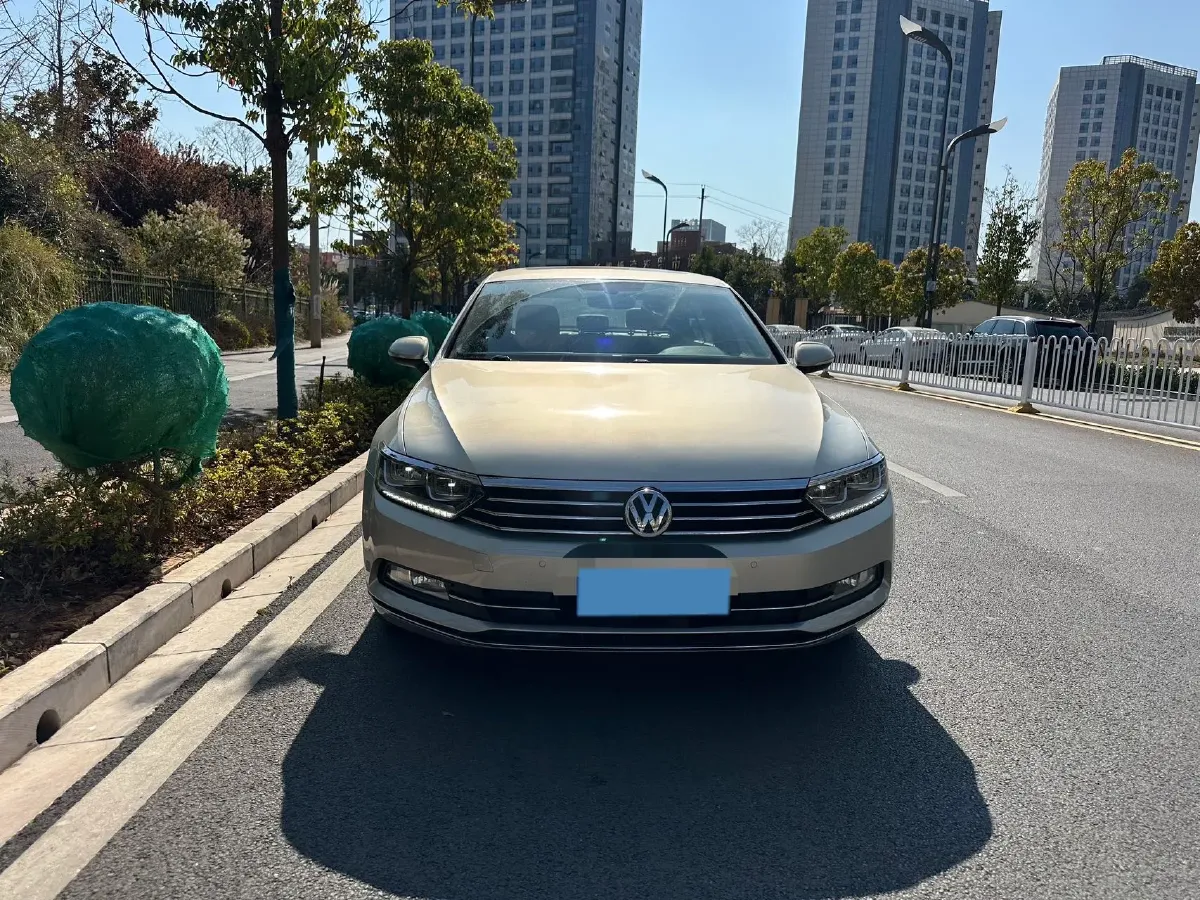 2019 Volkswagen Magotan 2.0T 186HP L4 7DCT,autocango,china used car exporter,china ev exporter,chinese used car exporter,chinese used ev exporter