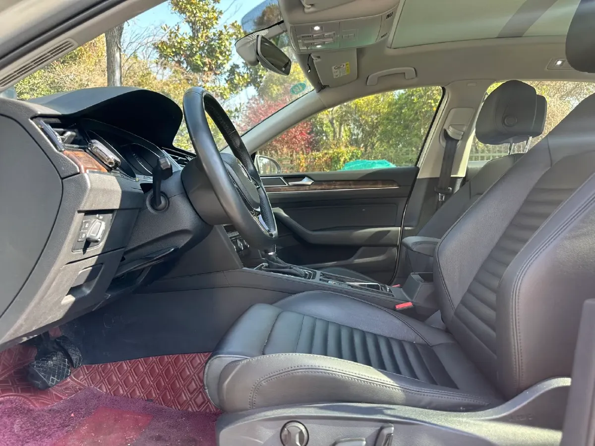 2019 Volkswagen Magotan 2.0T 186HP L4 7DCT,autocango,china used car exporter,china ev exporter,chinese used car exporter,chinese used ev exporter