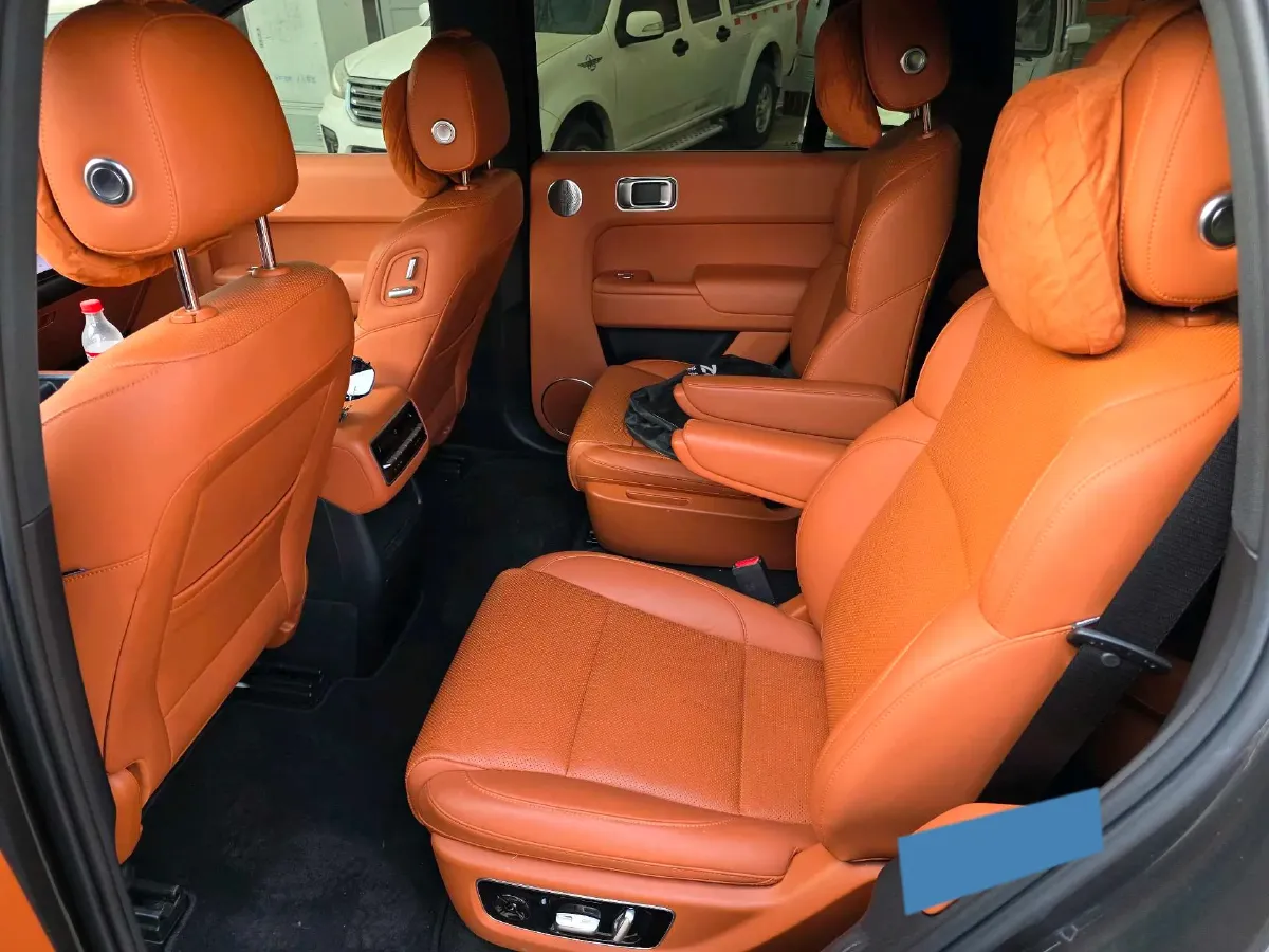 2023 Li L8 Range Extended 154HP REEV 40.9KWH,autocango,china used car exporter,china ev exporter,chinese used car exporter,chinese used ev exporter