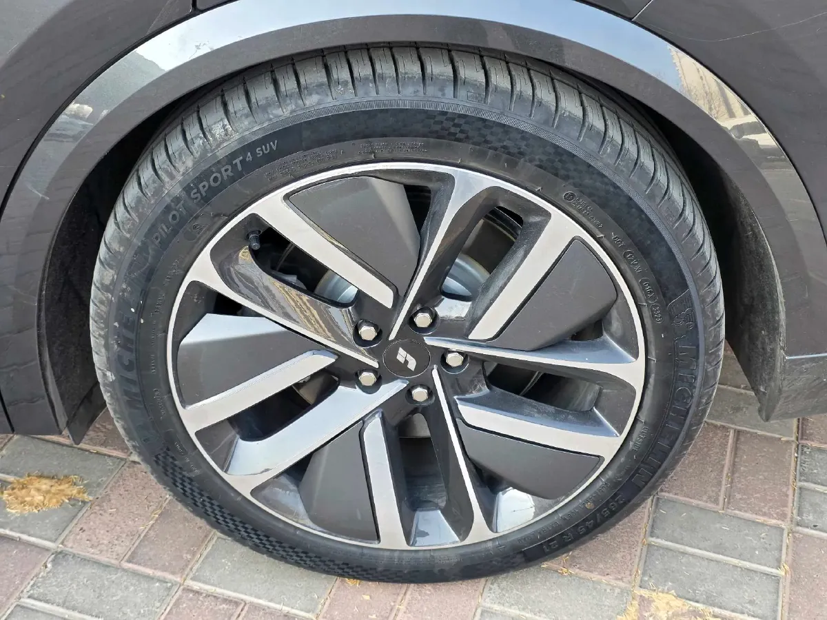 2023 Li L8 Range Extended 154HP REEV 40.9KWH,autocango,china used car exporter,china ev exporter,chinese used car exporter,chinese used ev exporter