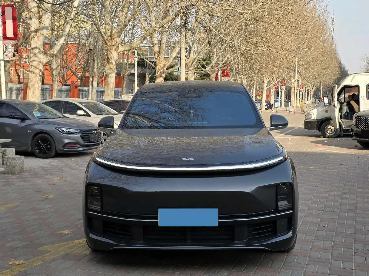 2023 Li L8 Range Extended 154HP REEV 40.9KWH,autocango,china used car exporter,china ev exporter,chinese used car exporter,chinese used ev exporter