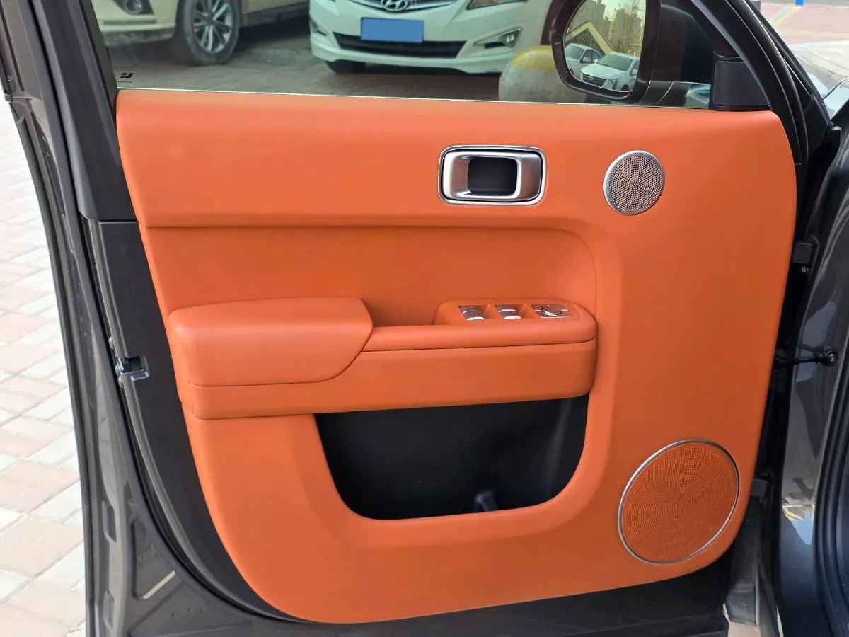 2023 Li L8 Range Extended 154HP REEV 40.9KWH,autocango,china used car exporter,china ev exporter,chinese used car exporter,chinese used ev exporter