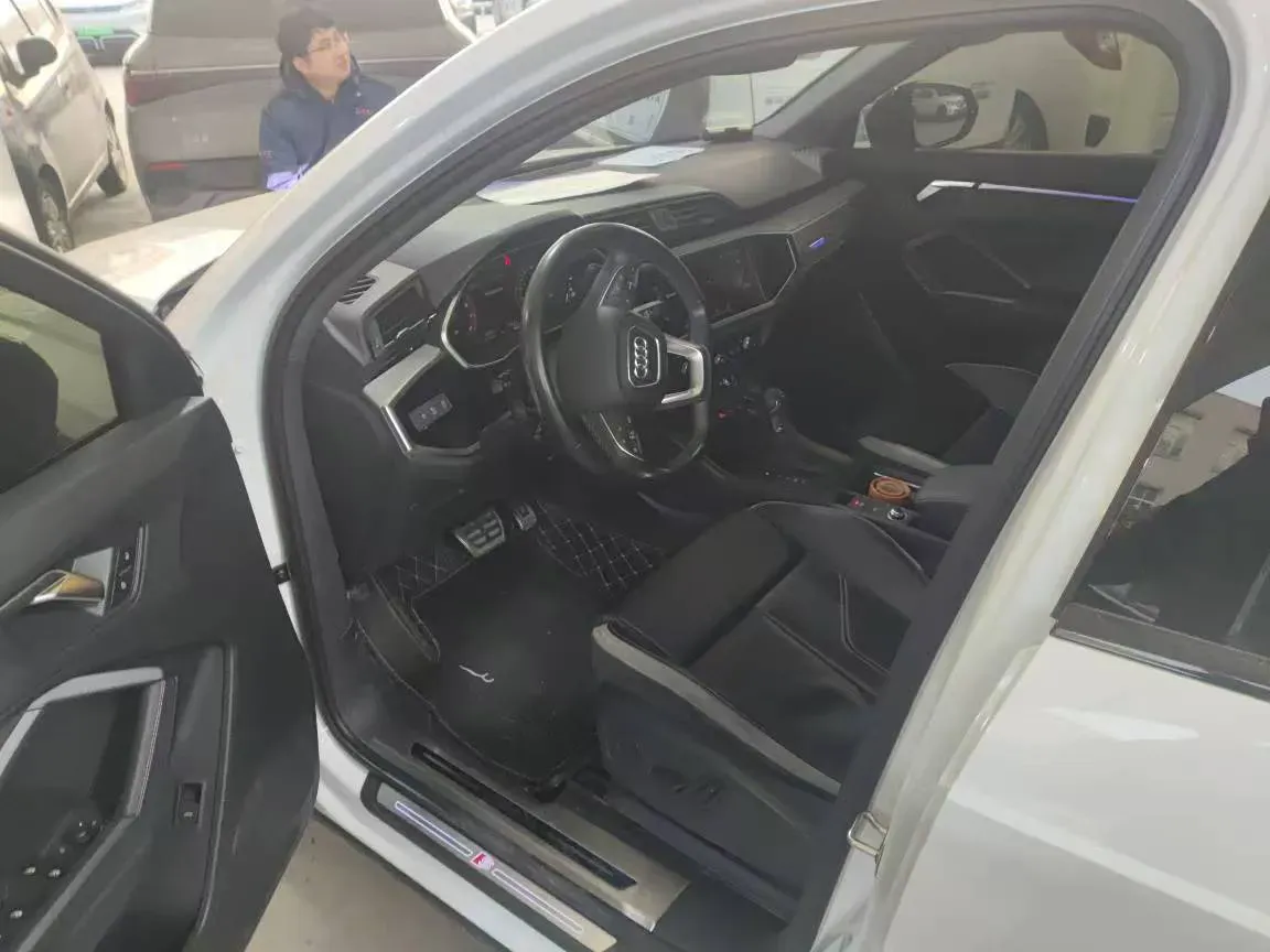2024 Audi Q3 1.5T 160HP L4 7DCT,autocango,china used car exporter,china ev exporter,chinese used car exporter,chinese used ev exporter