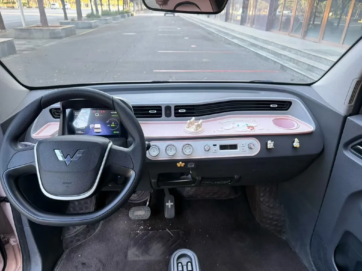 2022 WuLing HongGuang MINI EV BEV 13.9KWH,autocango,china used car exporter,china ev exporter,chinese used car exporter,chinese used ev exporter