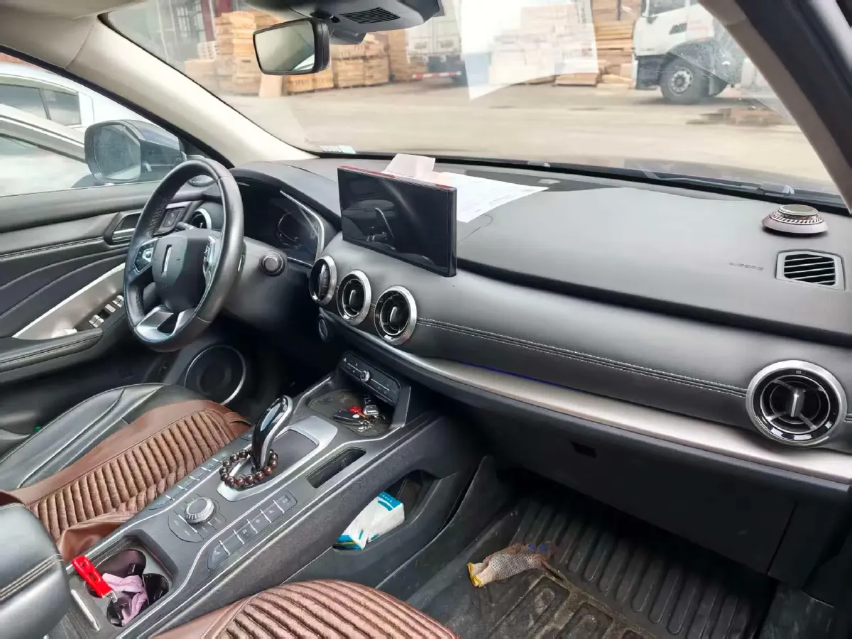 2021 WEY VV6 2.0T 227HP L4 7DCT,autocango,china used car exporter,china ev exporter,chinese used car exporter,chinese used ev exporter