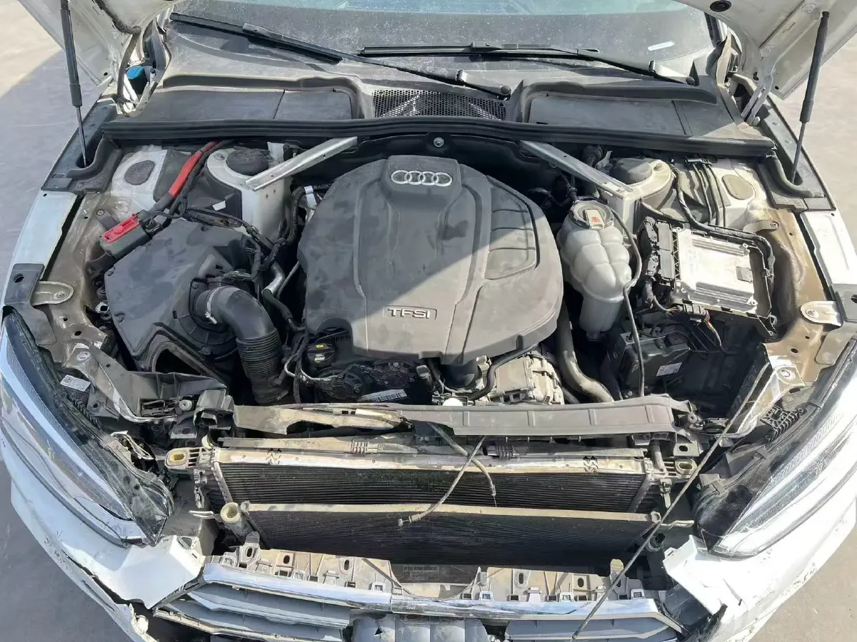 2019 Alfa Romeo Giulia 2.0T 280HP L4 8AT,autocango,china used car exporter,china ev exporter,chinese used car exporter,chinese used ev exporter