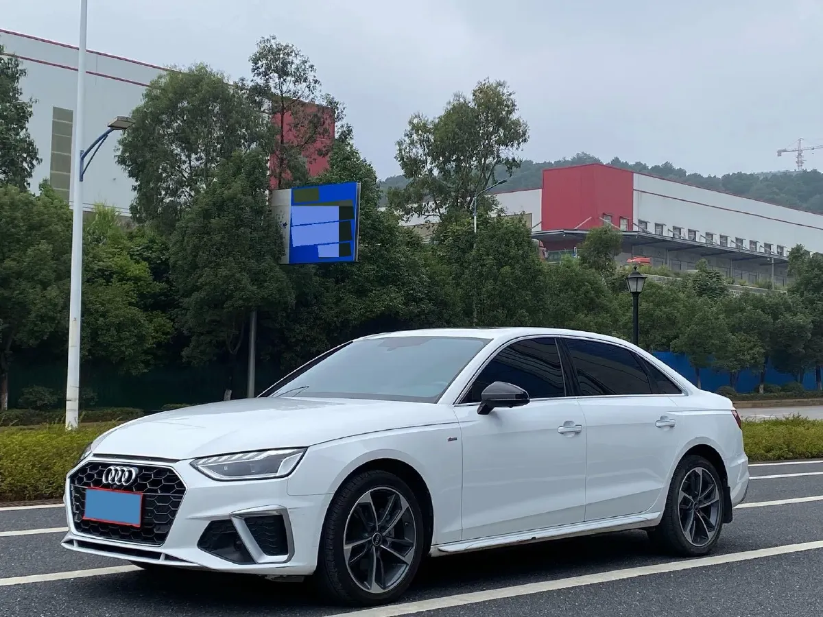 2022 Audi A4L 2.0T 190HP L4 7DCT,autocango,china used car exporter,china ev exporter,chinese used car exporter,chinese used ev exporter