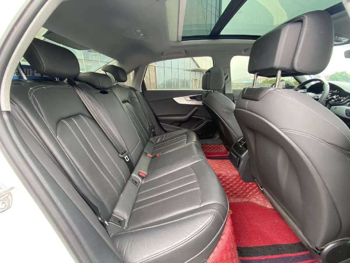 2022 Audi A4L 2.0T 190HP L4 7DCT,autocango,china used car exporter,china ev exporter,chinese used car exporter,chinese used ev exporter