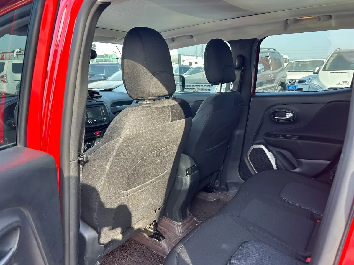 2017 Jeep Renegade 1.4T 150HP L4 7DCT,autocango,china used car exporter,china ev exporter,chinese used car exporter,chinese used ev exporter