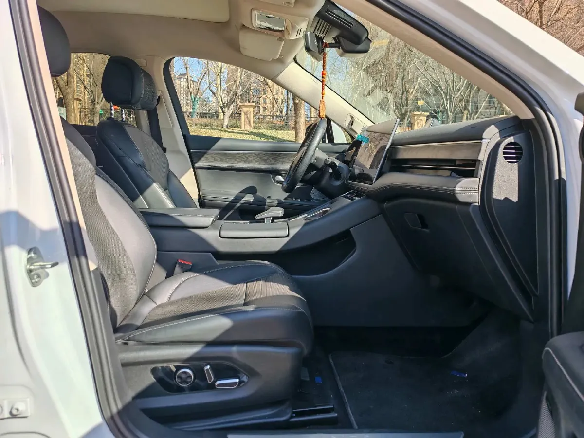 2022 AITO AITO M5 Range Extended 125HP REEV 40KWH,autocango,china used car exporter,china ev exporter,chinese used car exporter,chinese used ev exporter