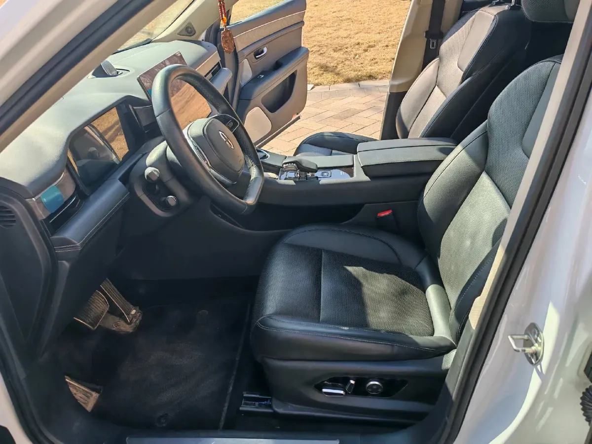 2022 AITO AITO M5 Range Extended 125HP REEV 40KWH,autocango,china used car exporter,china ev exporter,chinese used car exporter,chinese used ev exporter