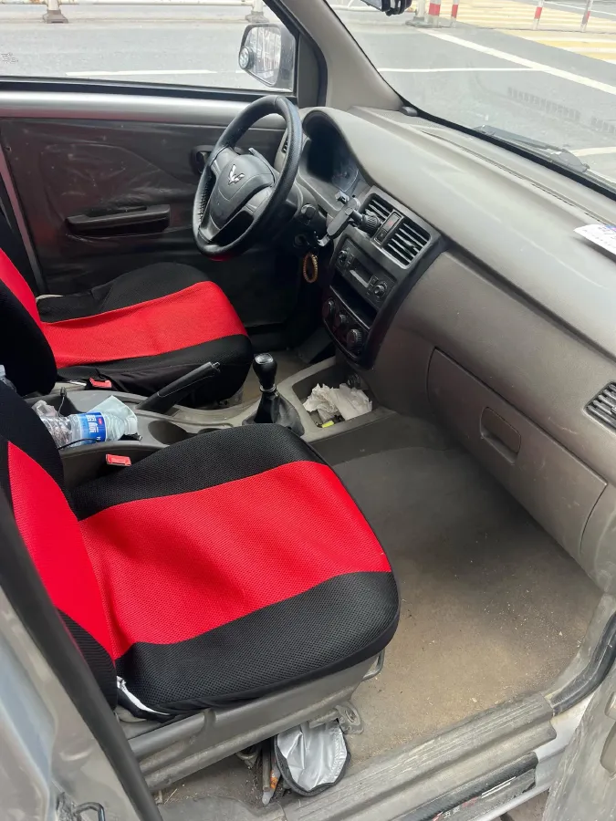 2019 WuLing RongGuang V 1.5L 99HP L4 6MT,autocango,china used car exporter,china ev exporter,chinese used car exporter,chinese used ev exporter