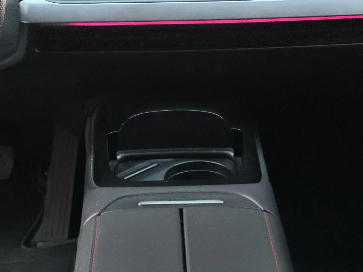 2022 Xpeng P7 BEV 70.8KWH,autocango,china used car exporter,china ev exporter,chinese used car exporter,chinese used ev exporter