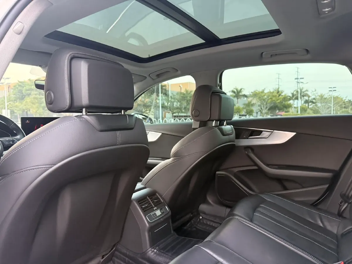 2020 Audi A4L 2.0T 190HP L4 7DCT,autocango,china used car exporter,china ev exporter,chinese used car exporter,chinese used ev exporter