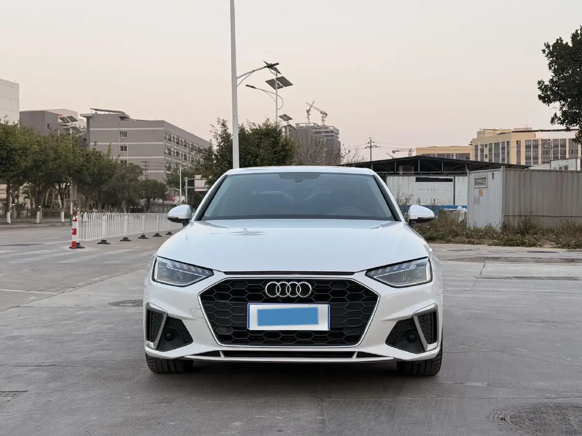2020 Audi A4L 2.0T 190HP L4 7DCT,autocango,china used car exporter,china ev exporter,chinese used car exporter,chinese used ev exporter
