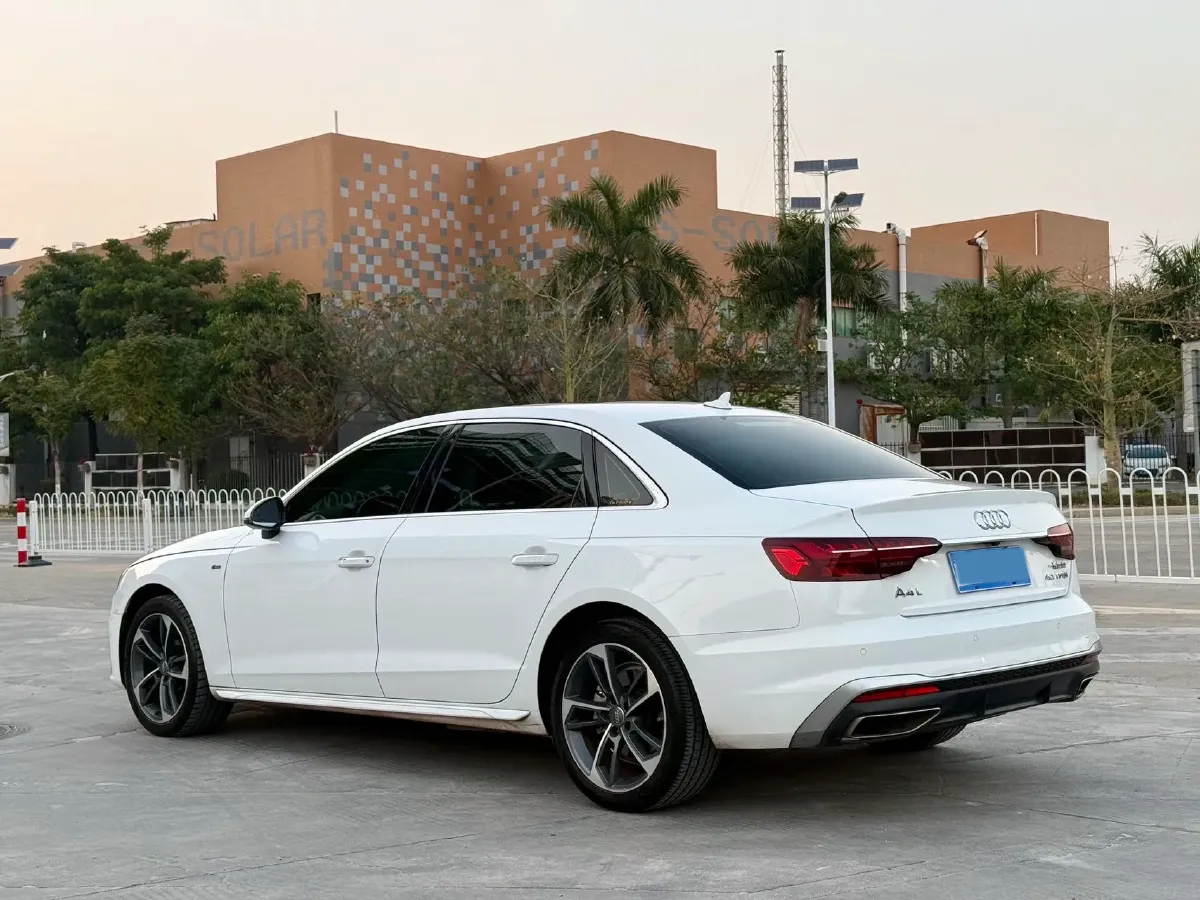 2020 Audi A4L 2.0T 190HP L4 7DCT,autocango,china used car exporter,china ev exporter,chinese used car exporter,chinese used ev exporter