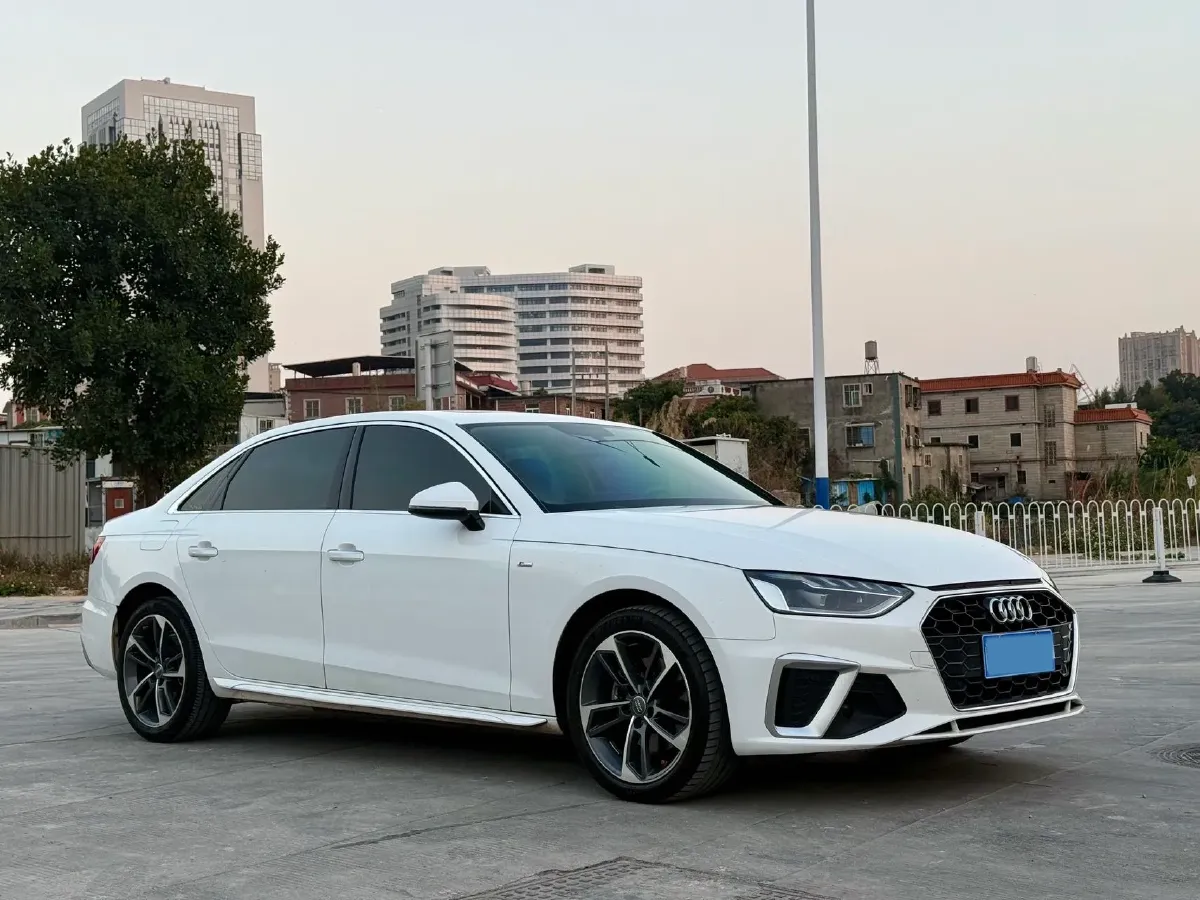 2020 Audi A4L 2.0T 190HP L4 7DCT,autocango,china used car exporter,china ev exporter,chinese used car exporter,chinese used ev exporter