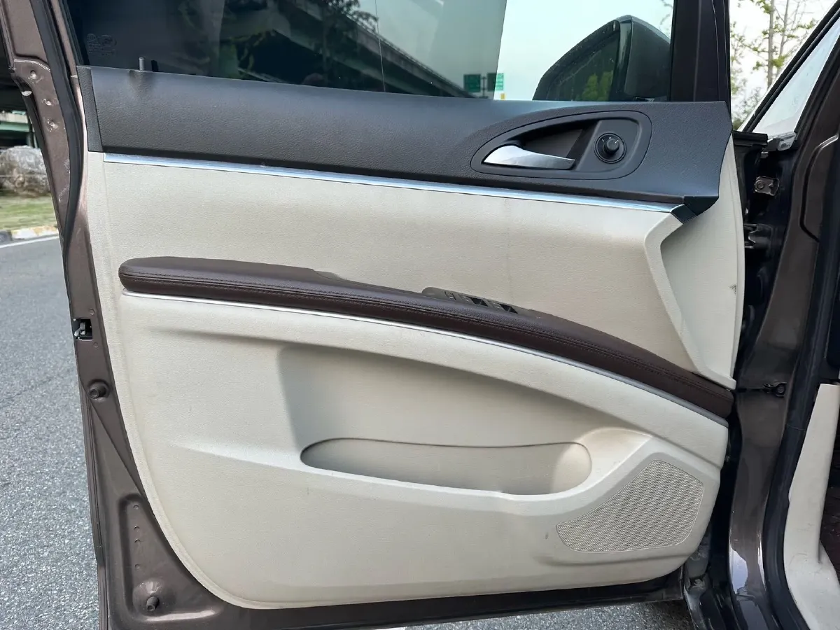 2021 Buick GL8 2.0T 237HP L4 9AT,autocango,china used car exporter,china ev exporter,chinese used car exporter,chinese used ev exporter