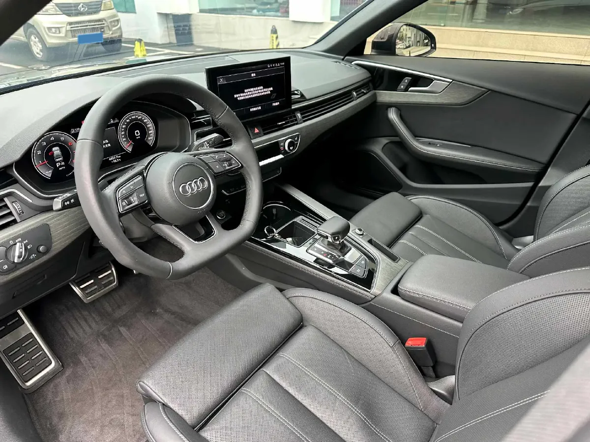 2023 Audi A4L 2.0T 190HP L4 7DCT,autocango,china used car exporter,china ev exporter,chinese used car exporter,chinese used ev exporter