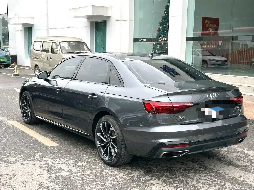 2023 Audi A4L 2.0T 190HP L4 7DCT,autocango,china used car exporter,china ev exporter,chinese used car exporter,chinese used ev exporter