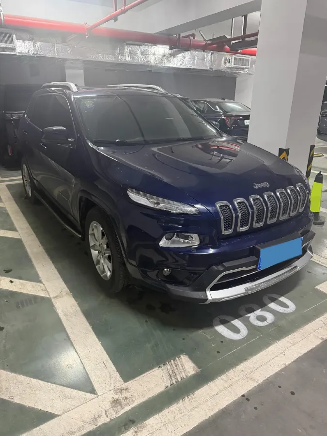 2017 Jeep Cherokee 2.4L 175HP L4 9AT,autocango,china used car exporter,china ev exporter,chinese used car exporter,chinese used ev exporter