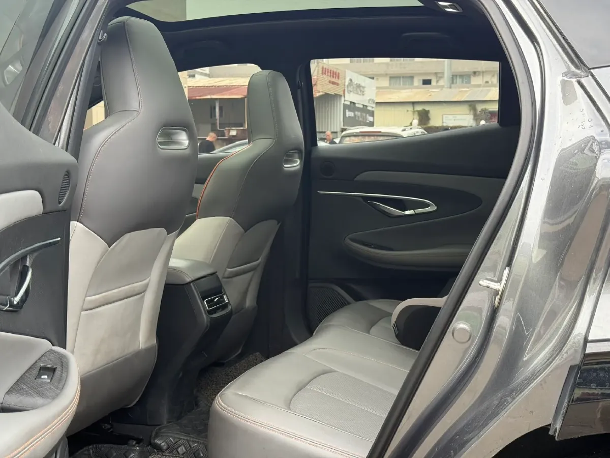 2022 ChangAn UNI-T 1.5T 188HP L4 7DCT,autocango,china used car exporter,china ev exporter,chinese used car exporter,chinese used ev exporter